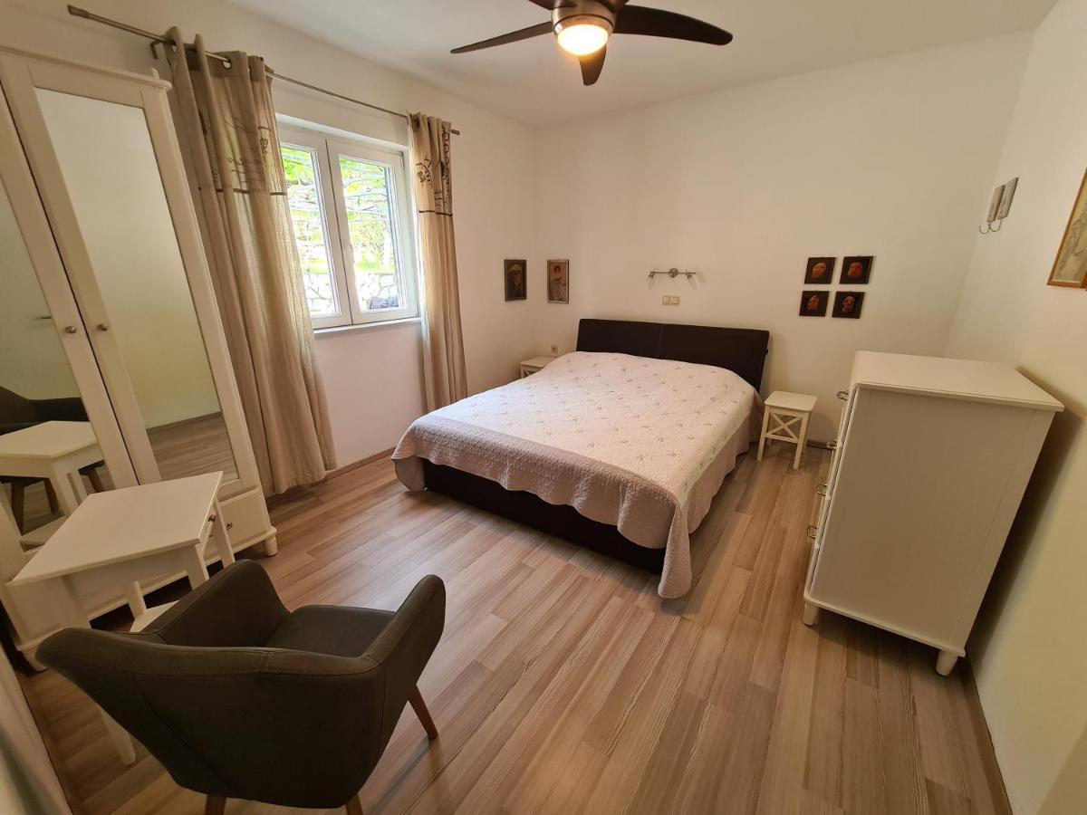 Apartments Linda Palit Zewnętrze zdjęcie